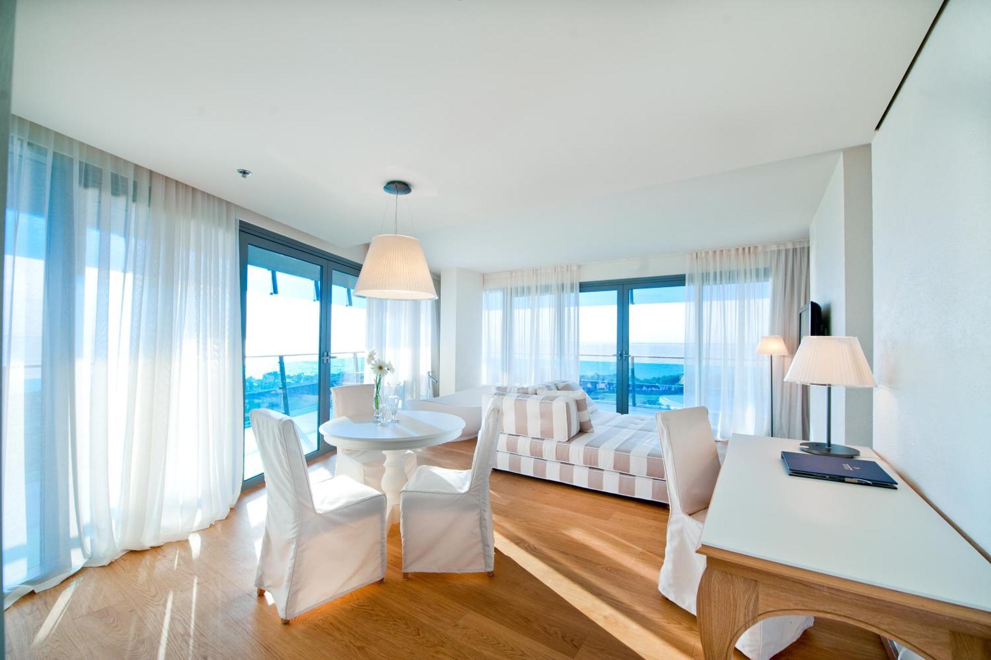 Falkensteiner Hotel & Spa Iadera Petrcane Rom bilde A suite at the hotel
